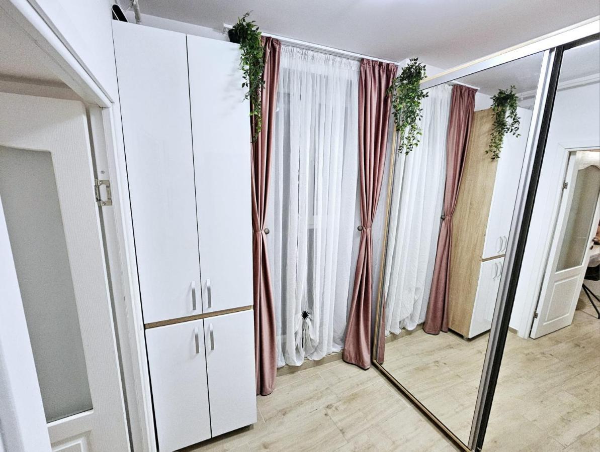Lovely New Balcony Cismigiu Park - Pop5 Apartment