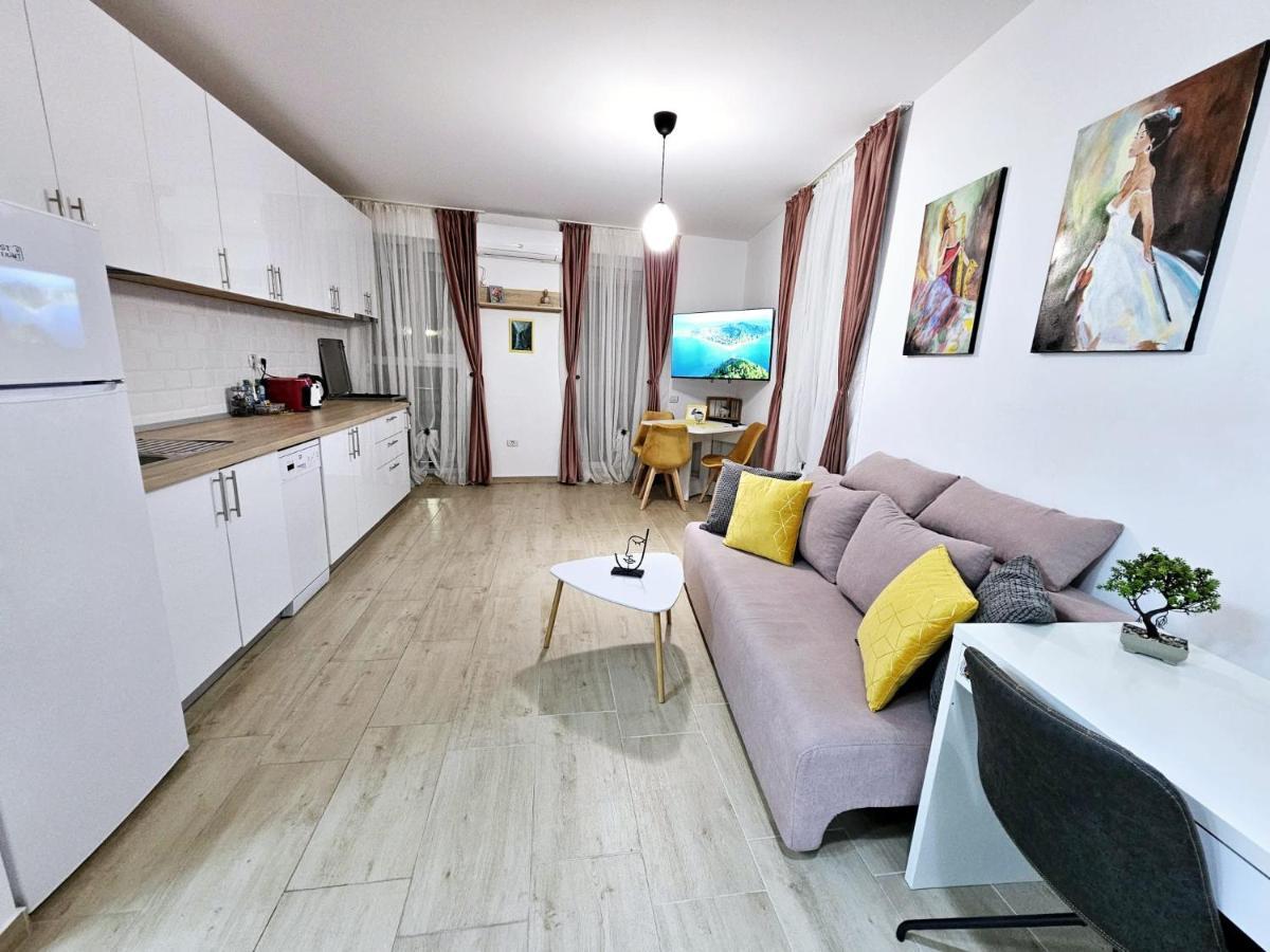 Apartment Lovely New Balcony Cismigiu Park - Pop5 Bucharest