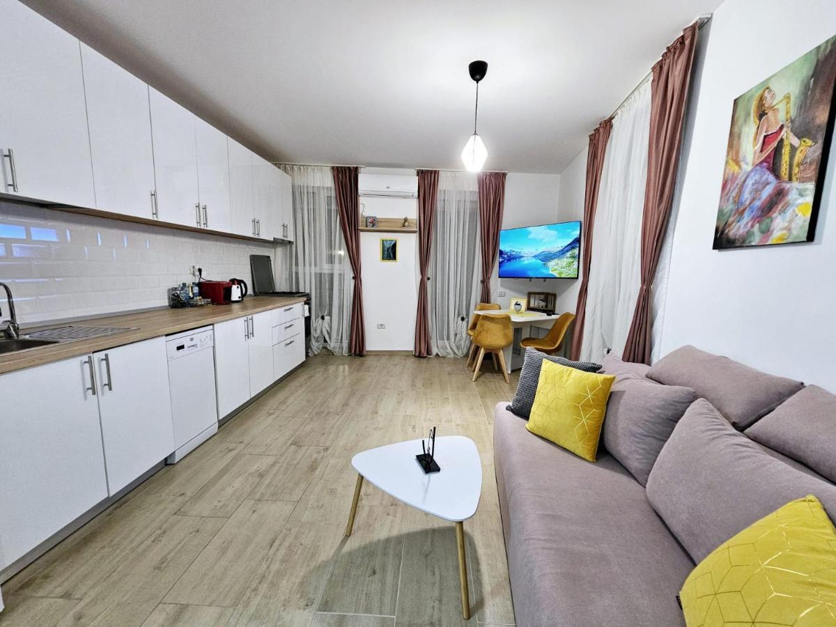 Lovely New Balcony Cismigiu Park - Pop5 Apartment *
