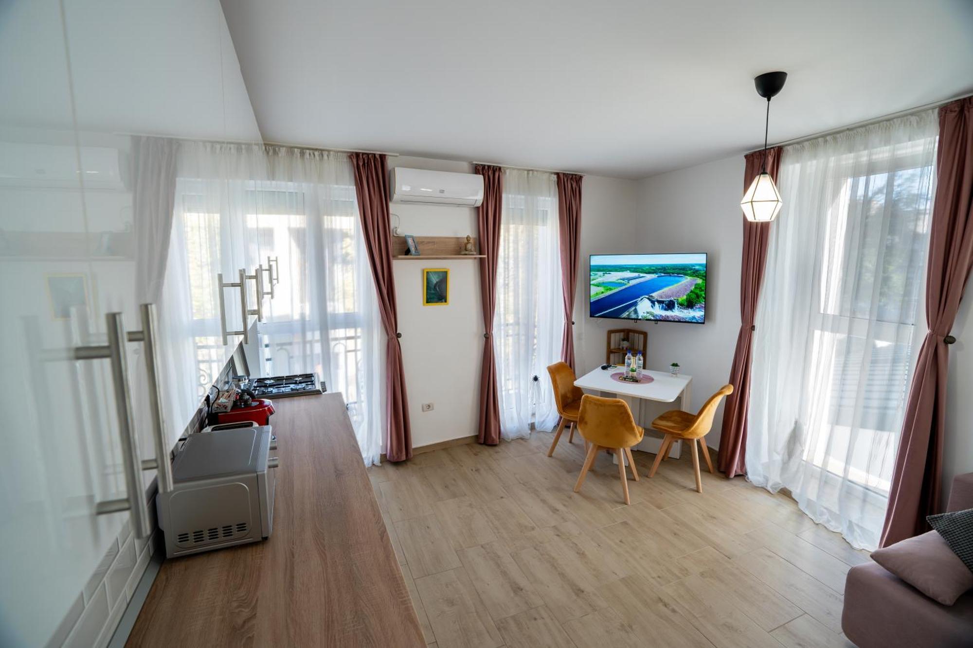 Lovely New Balcony Cismigiu Park - Pop5 * Bucharest