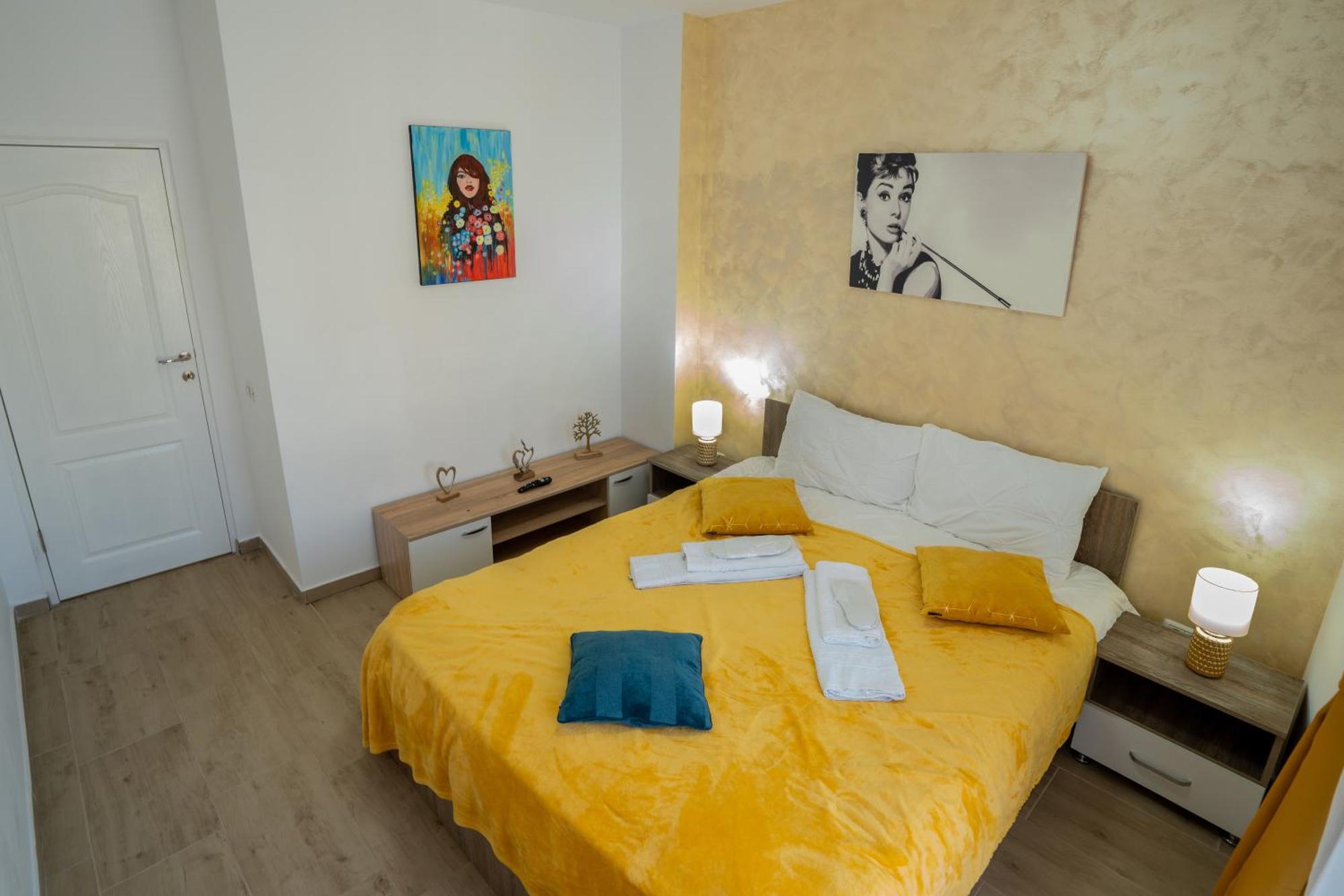 Apartment Lovely New Balcony Cismigiu Park - Pop5 Bucharest