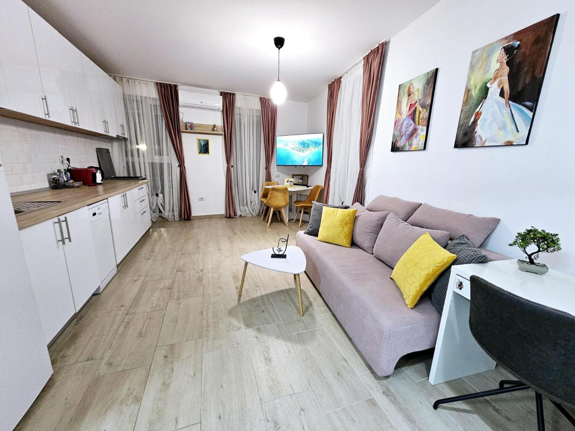 Lovely New Balcony Cismigiu Park - Pop5 Apartment *